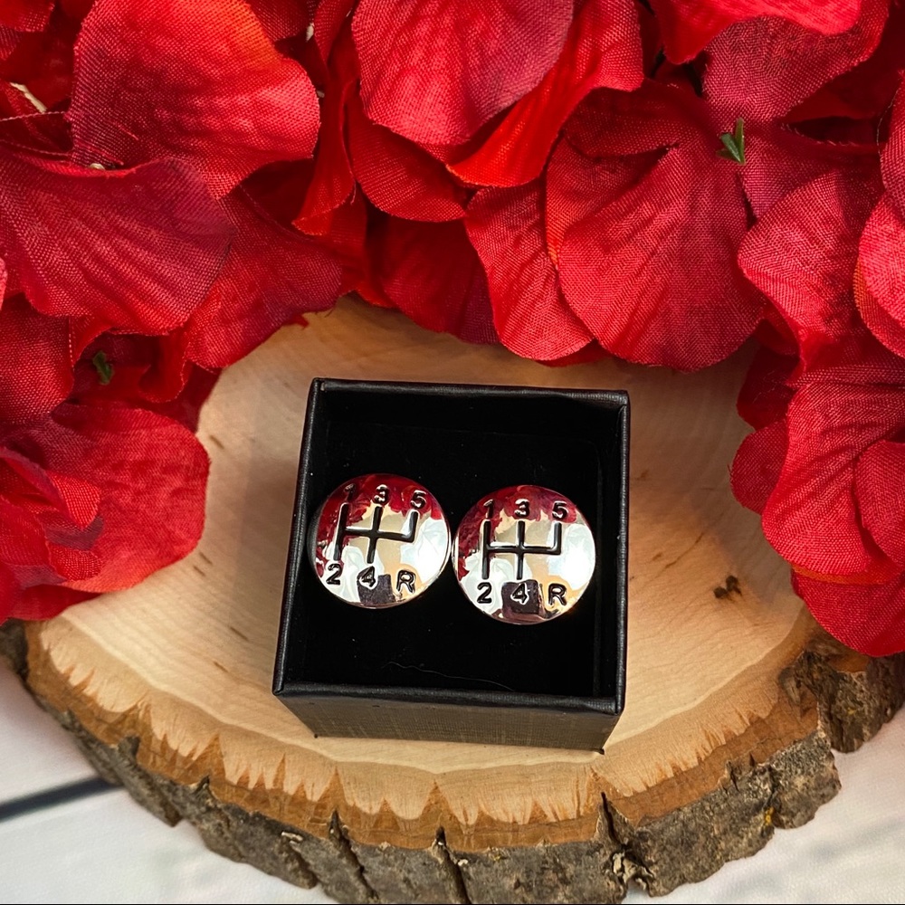 5 Speed Silver 5th Gearshift Cufflinks - Picture 13 of 16